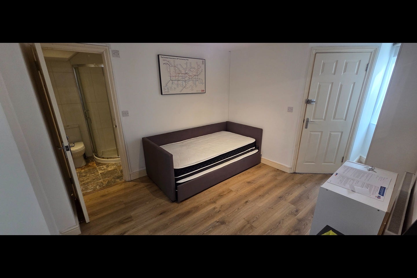 Flat Coldharbour Lane in Greater London