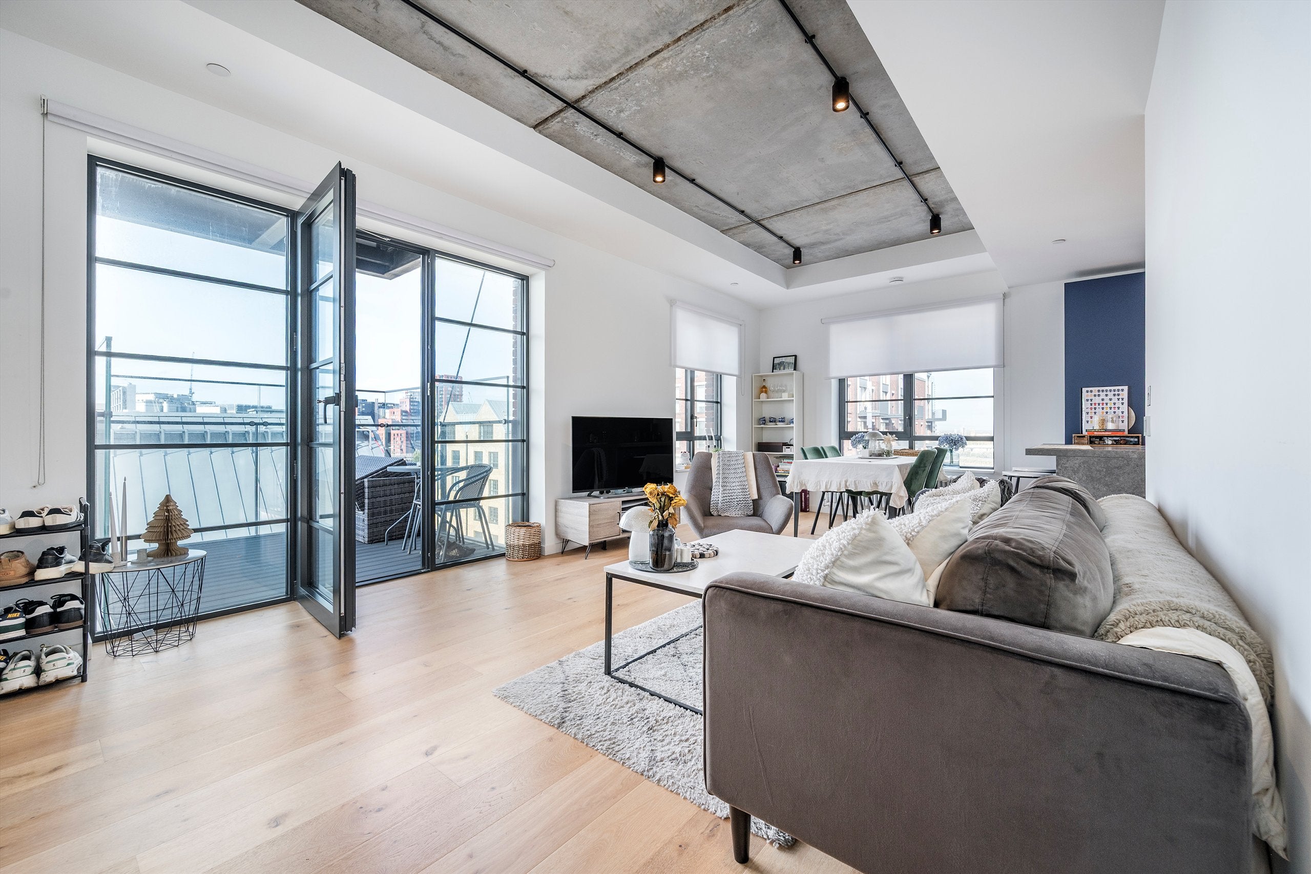 Flat Orchard Place in Greater London