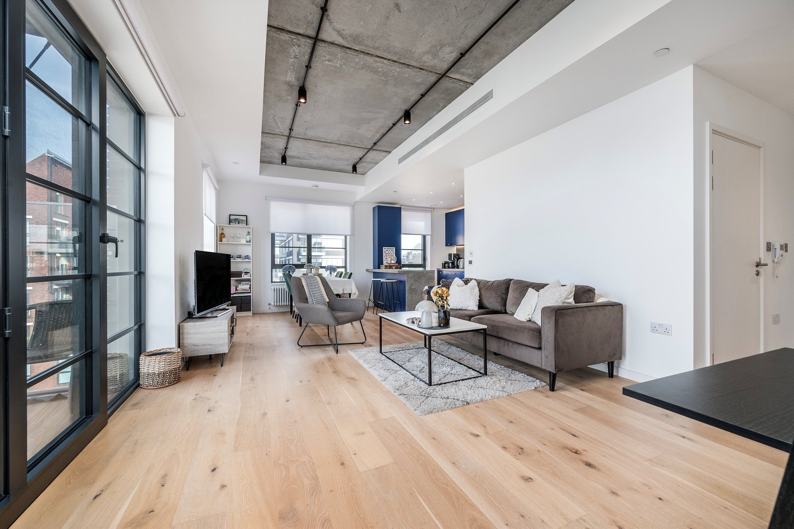 Flat Orchard Place in Greater London