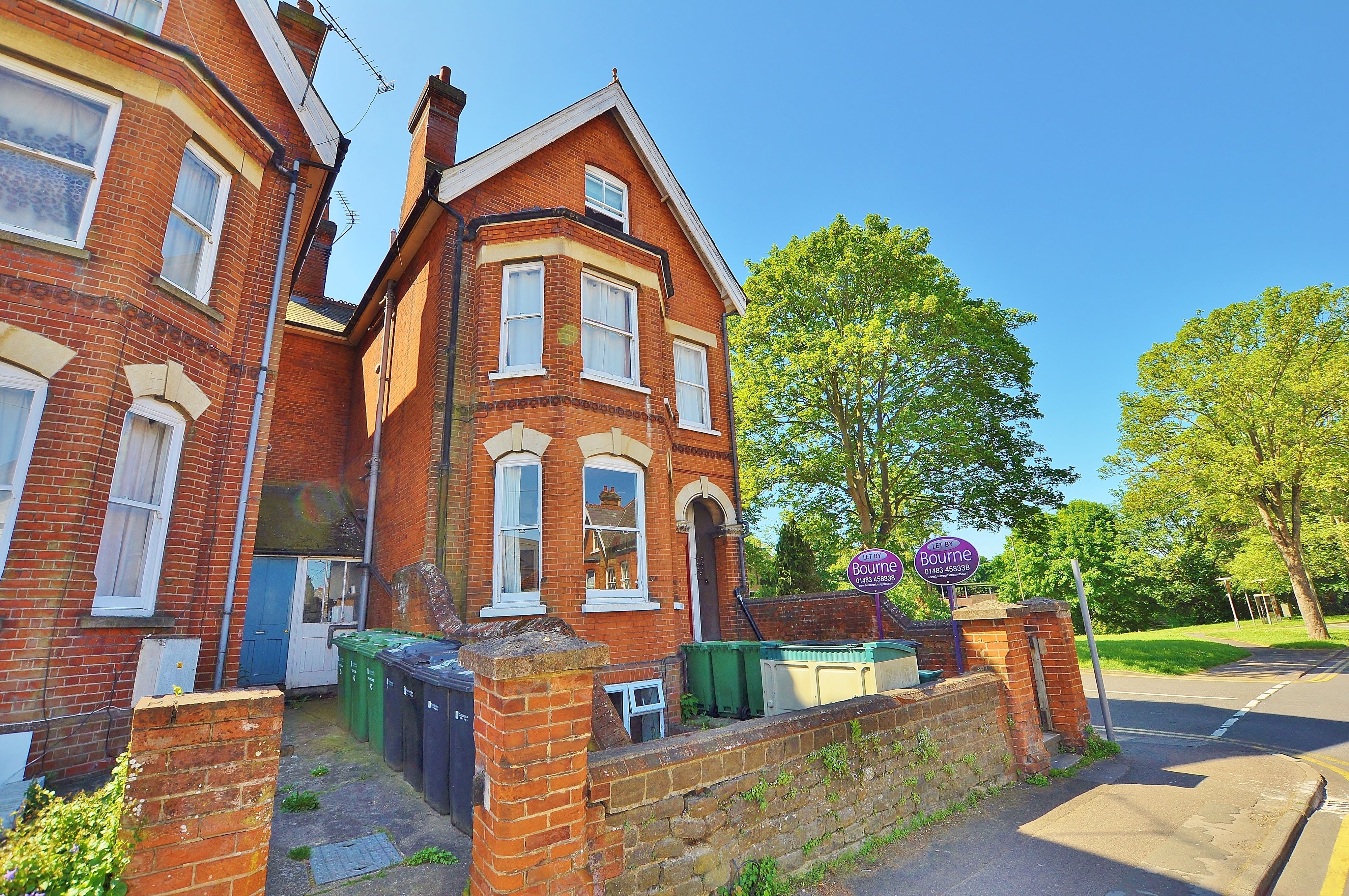 Flat Denmark Road in Guildford