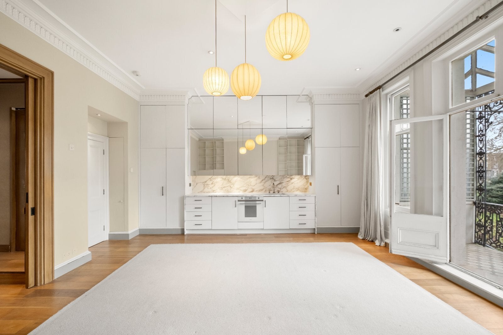 Flat Philbeach Gardens in Greater London
