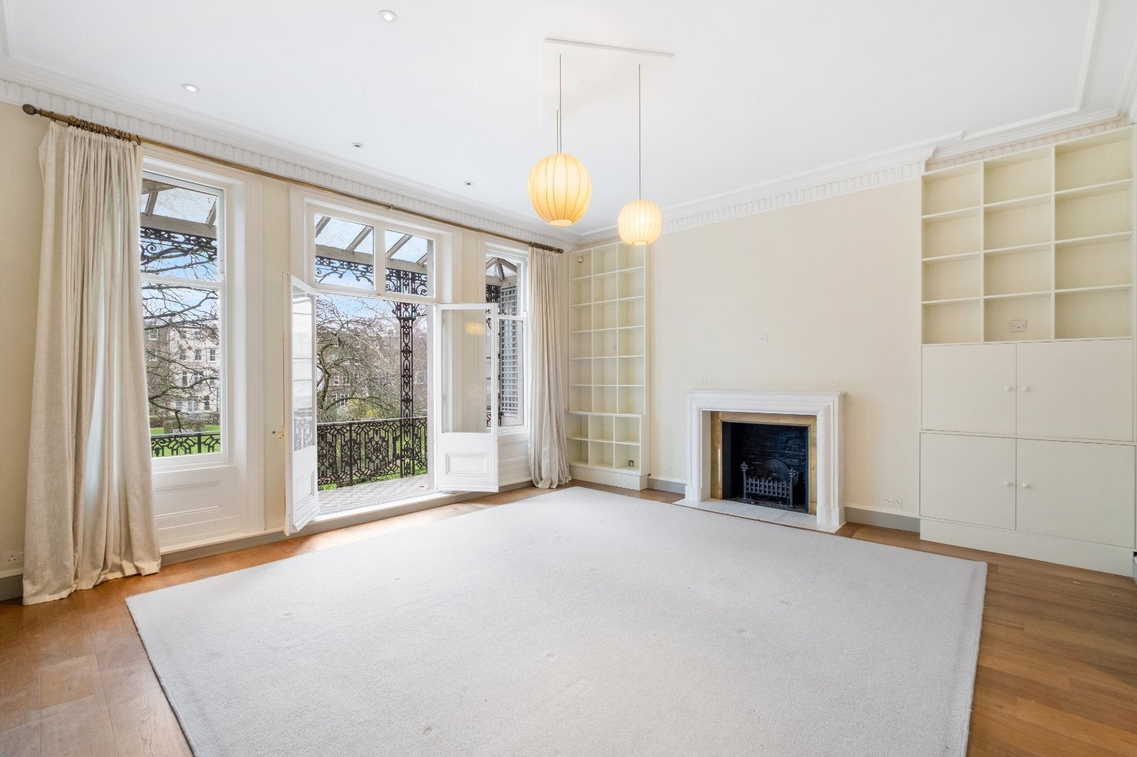 Flat Philbeach Gardens in Greater London