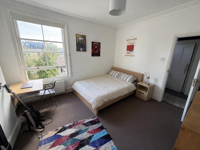 Room Sudbourne Road in Greater London