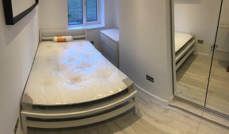 Room Clapham Road Estate in Greater London