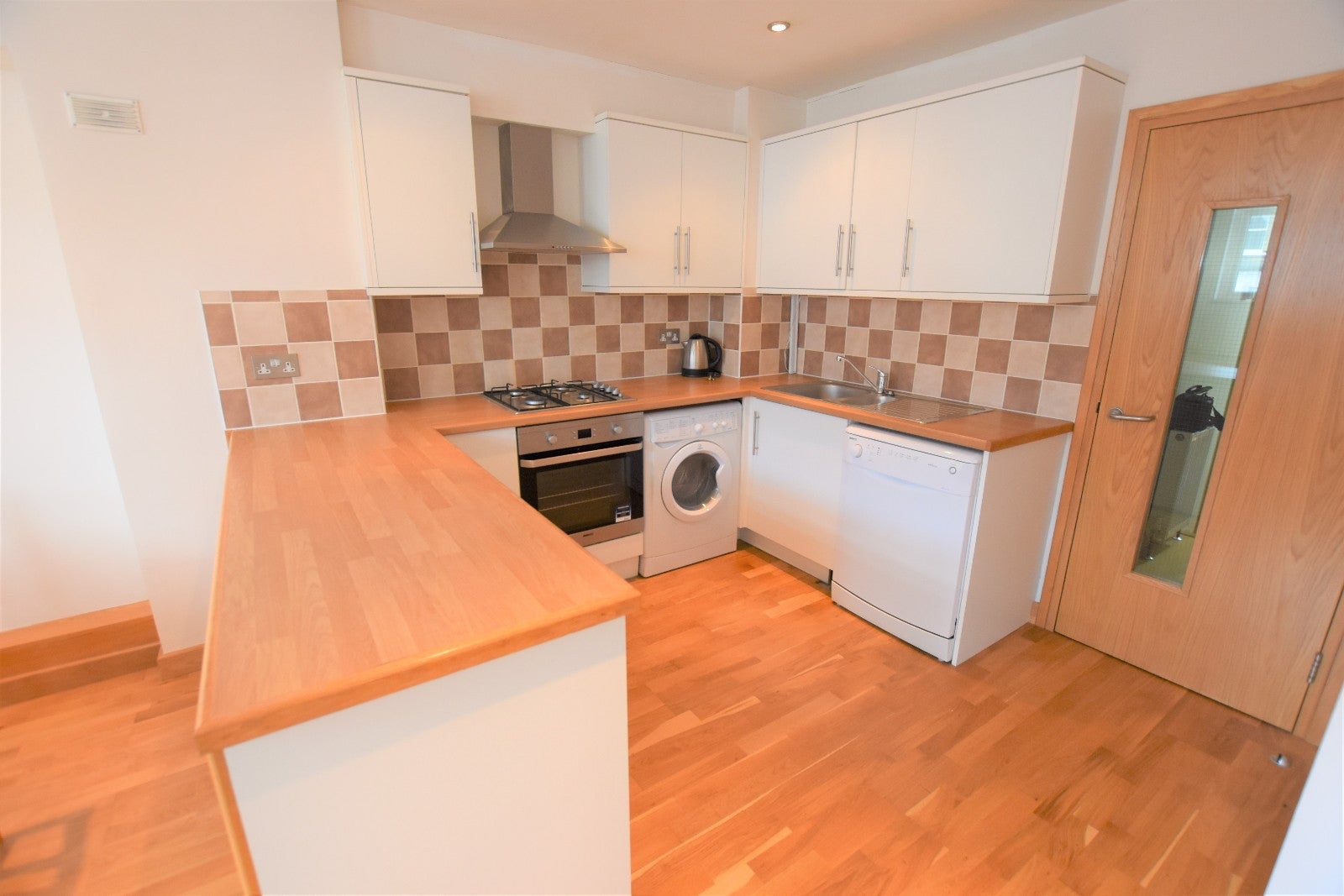 Flat Battersea Rise in Greater London