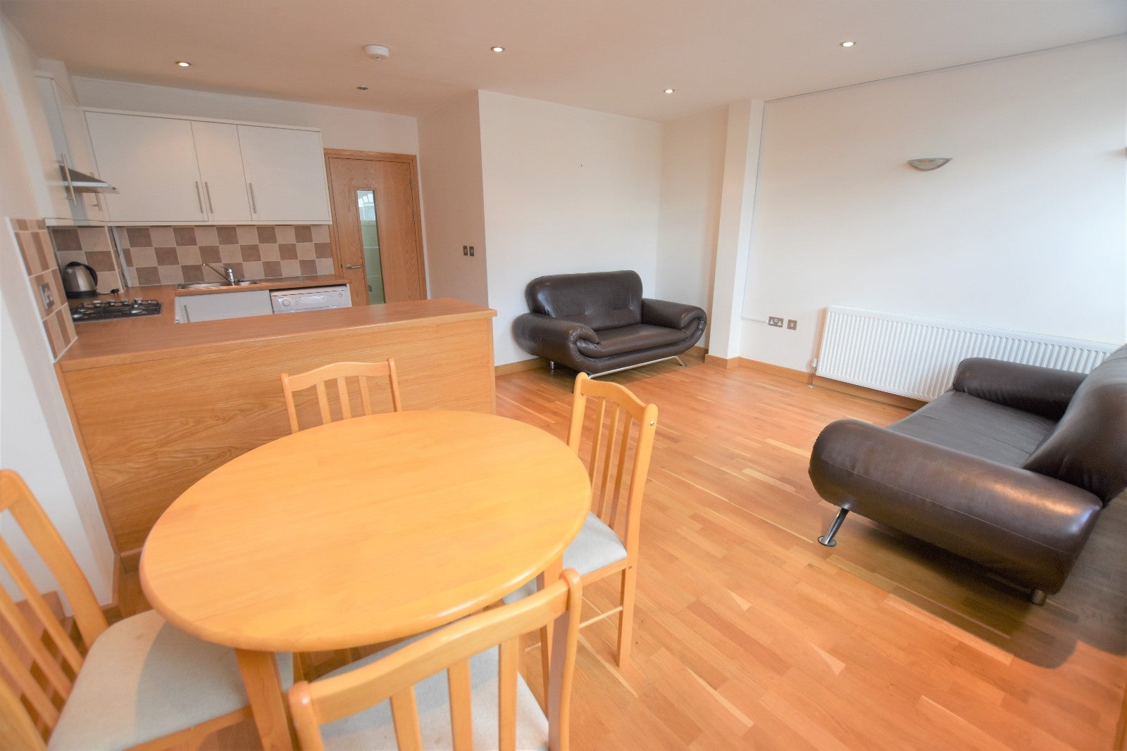 Flat Battersea Rise in Greater London