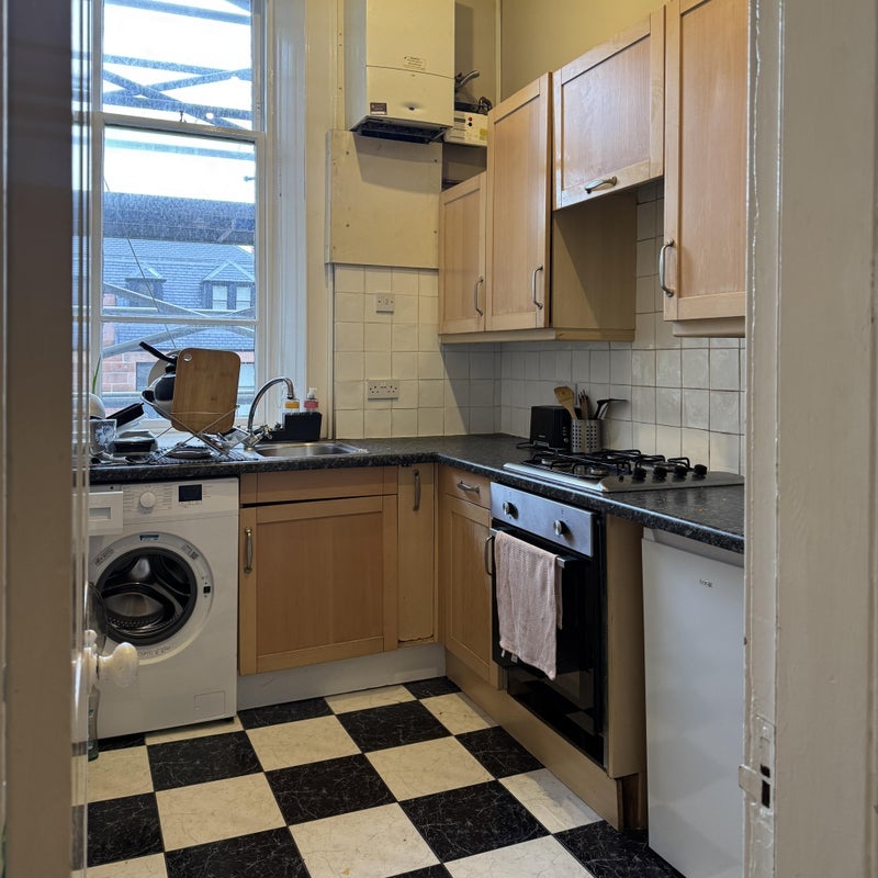 Room Hyndland Road in Glasgow