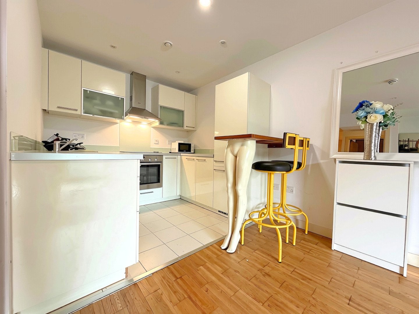 Flat Kelso Place in Manchester