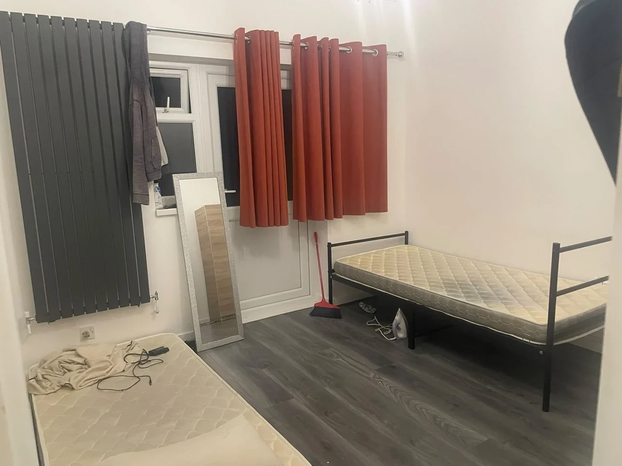 Room Lincoln Road in Greater London