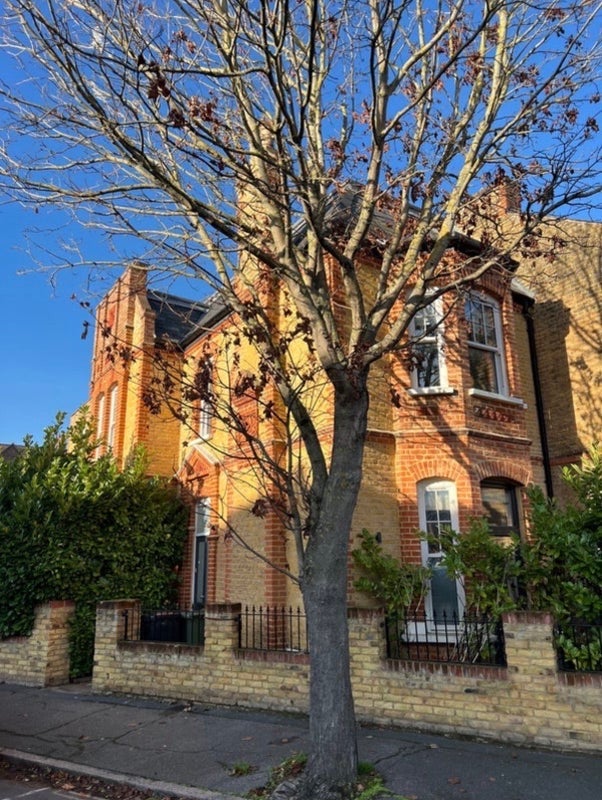 Room Thorncliffe Road in Greater London