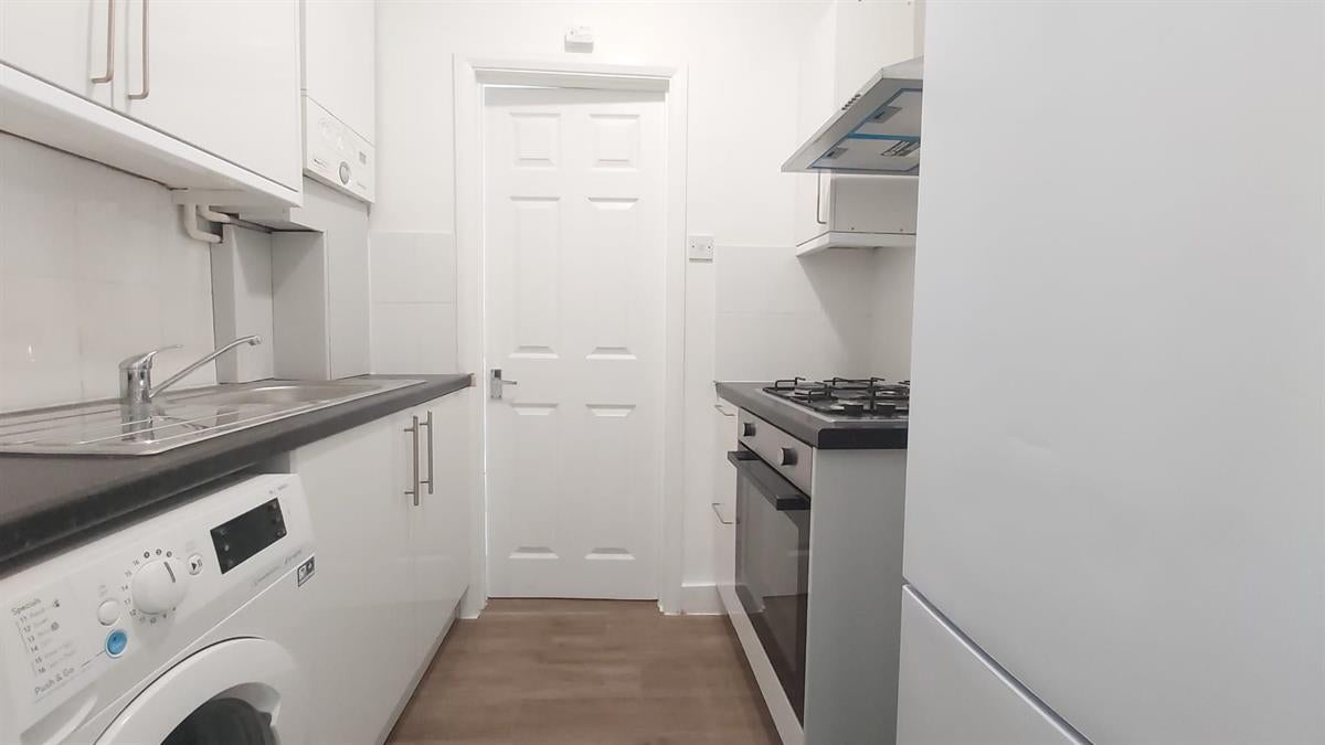 Flat London Road in Greater London