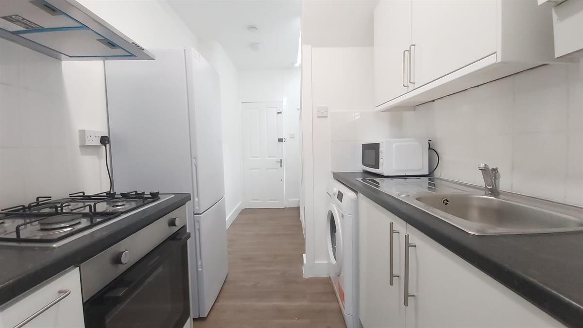Flat London Road in Greater London