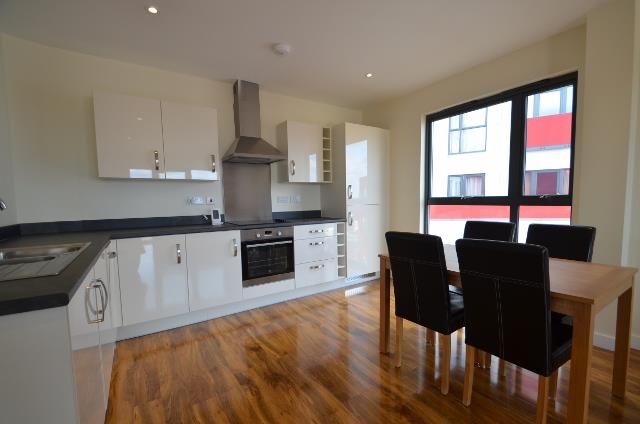 Flat Imperial Drive in Greater London