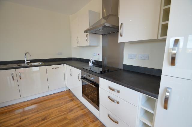 Flat Imperial Drive in Greater London