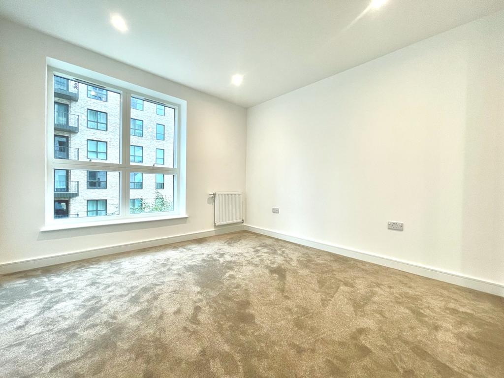 Flat Greenleaf Walk in London