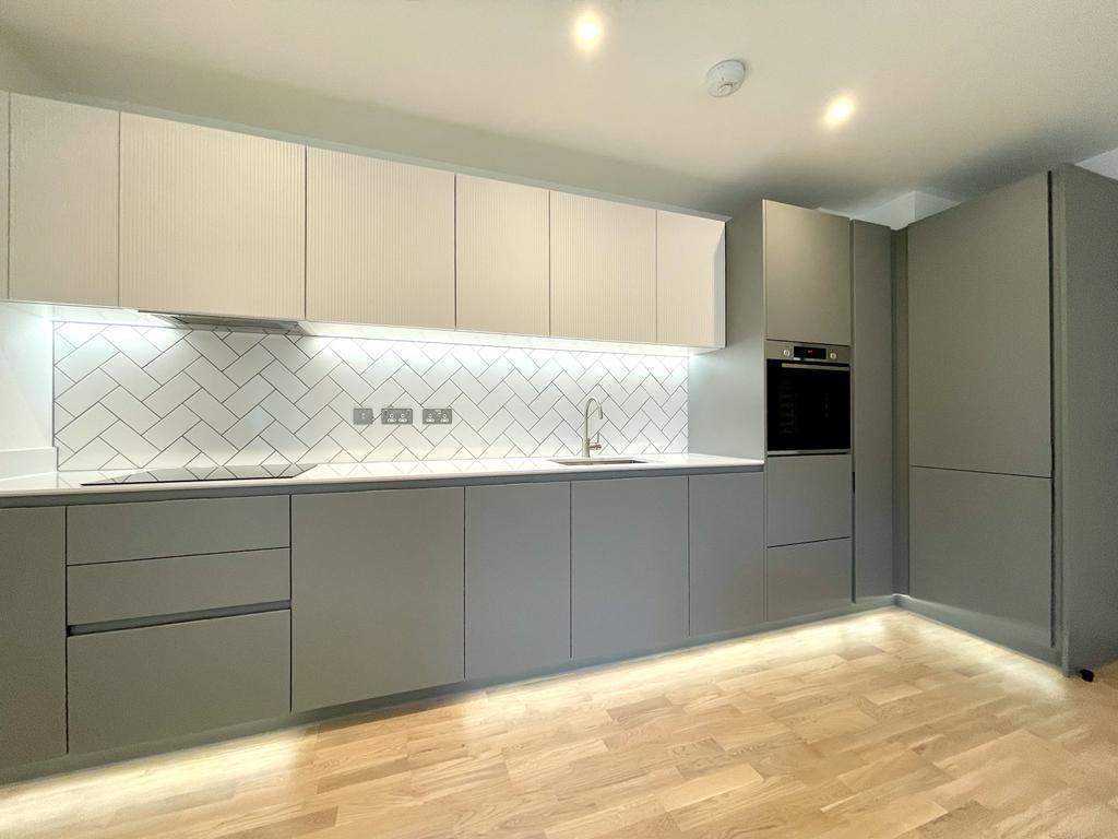 Flat Greenleaf Walk in London