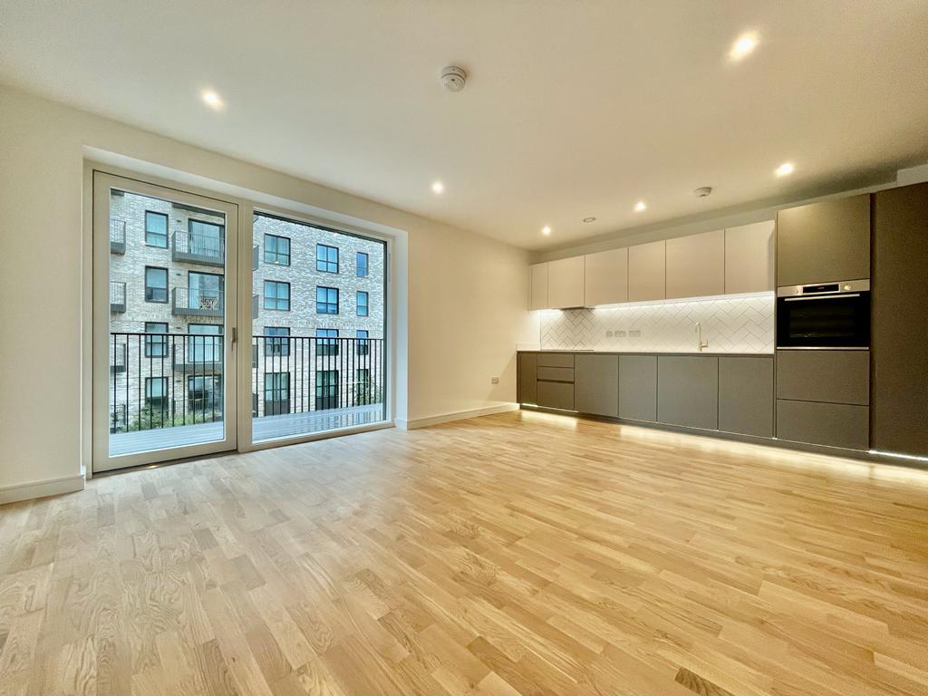 Flat Greenleaf Walk in London