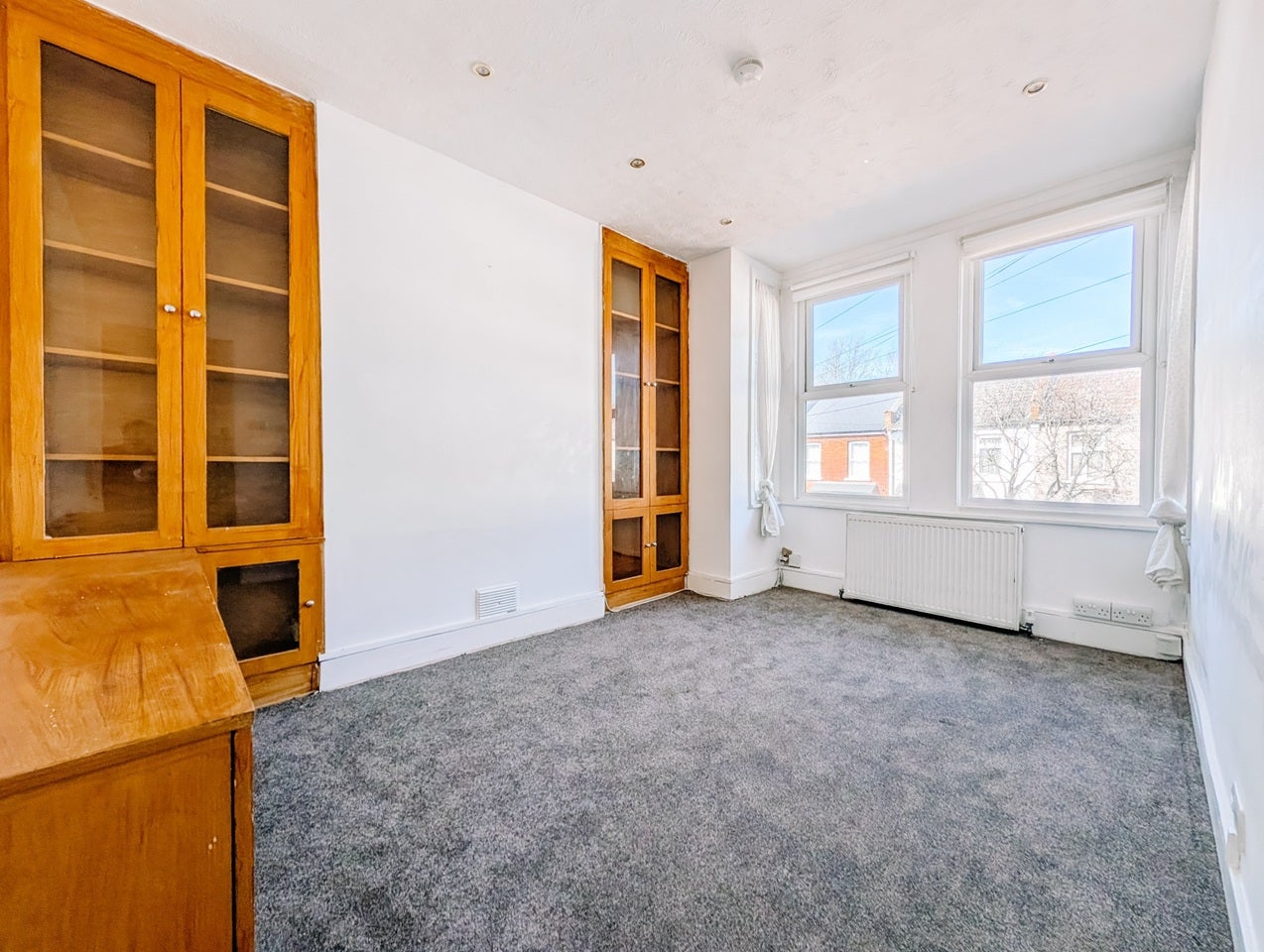 Flat Wellington Road in Greater London