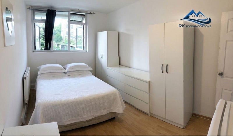 Room Lever Street in Greater London