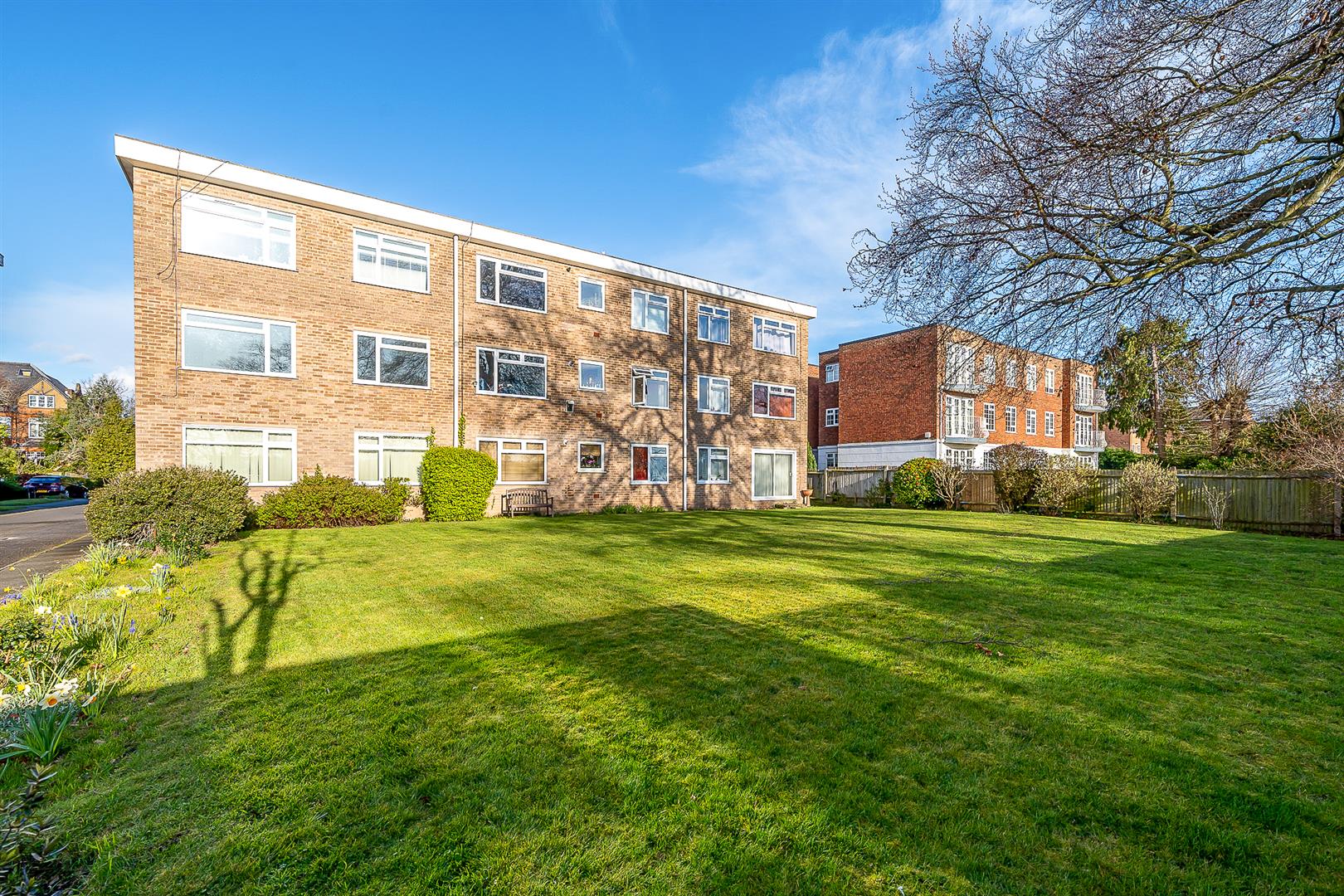 Flat Coniston Road in Greater London