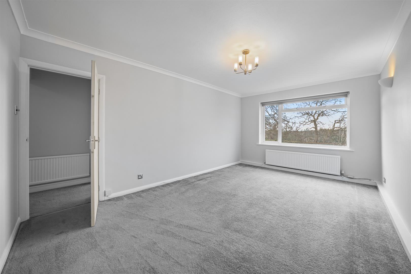 Flat Coniston Road in Greater London