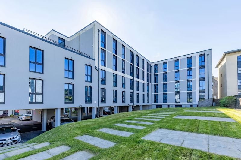 Flat Willowbank Road in Aberdeen City