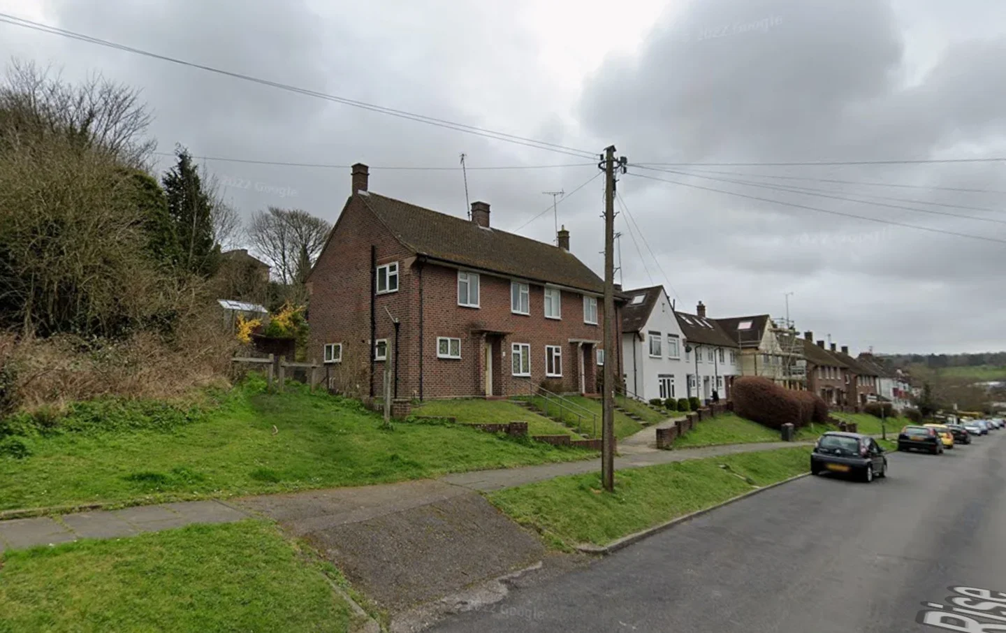 Flat Lakers Rise in Reigate and Banstead