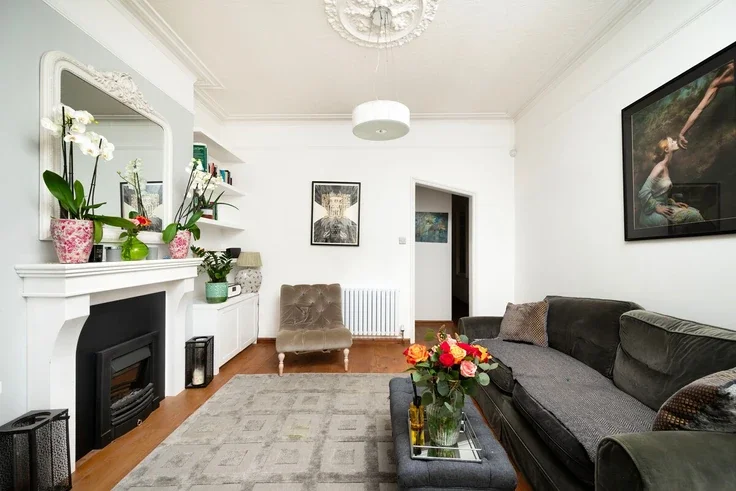 Flat Saltram Crescent in City of Westminster