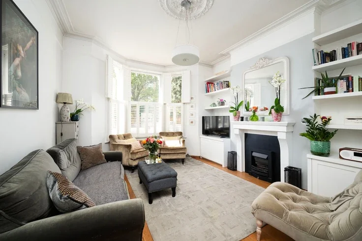 Flat Saltram Crescent in City of Westminster