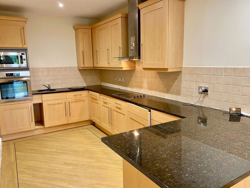 Flat Northfield Place in Leeds