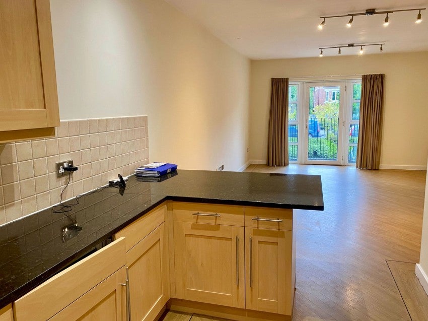 Flat Northfield Place in Leeds