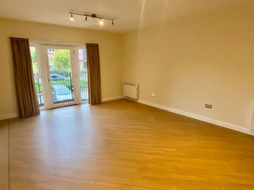 Flat Northfield Place in Leeds
