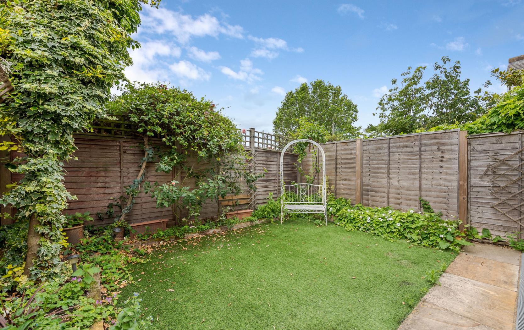 Flat Clapham Common North Side in Greater London