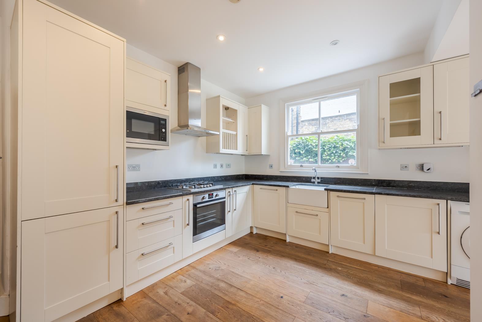 Flat Clapham Common North Side in Greater London