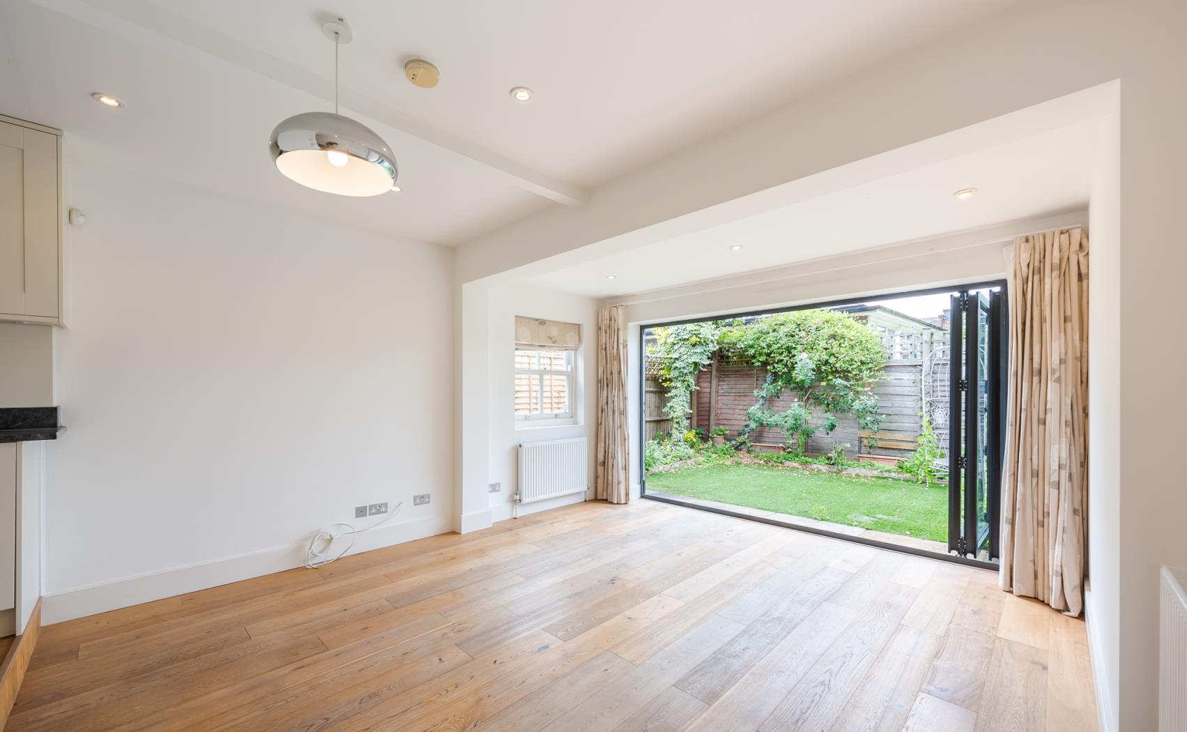Flat Clapham Common North Side in Greater London