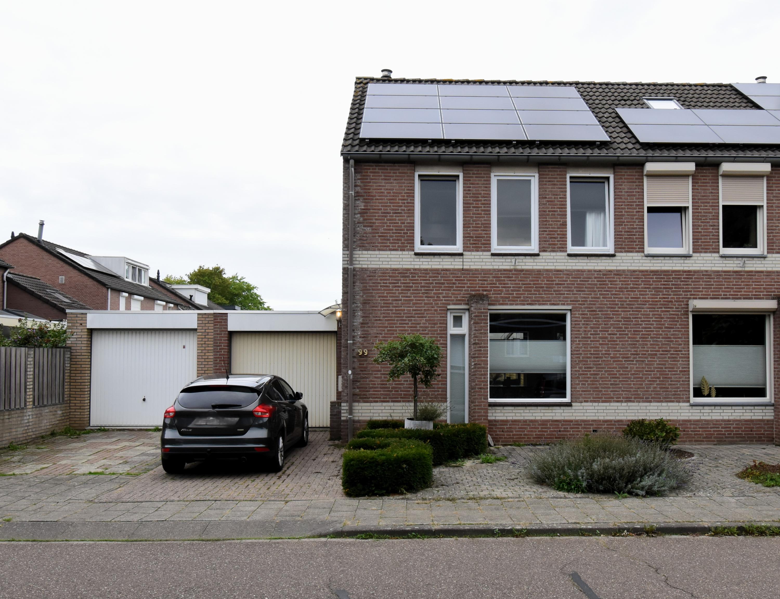 Huis Kapelaan Wijnensingel 99 in Beek