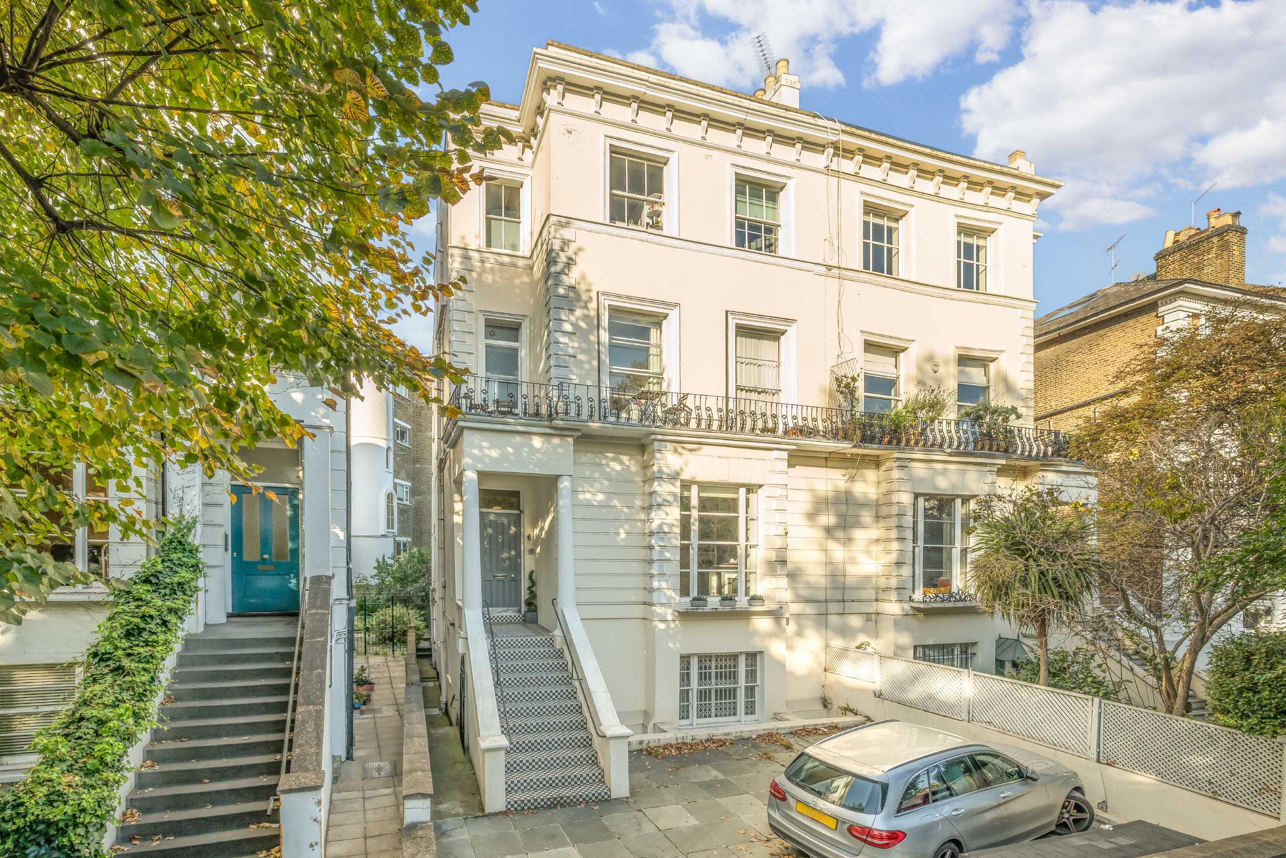 Flat Pembridge Villas in Greater London