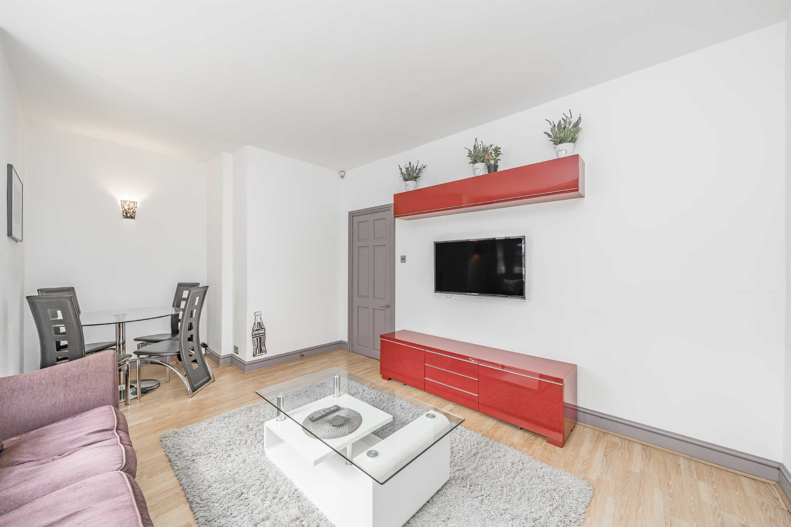 Flat Pembridge Villas in Greater London