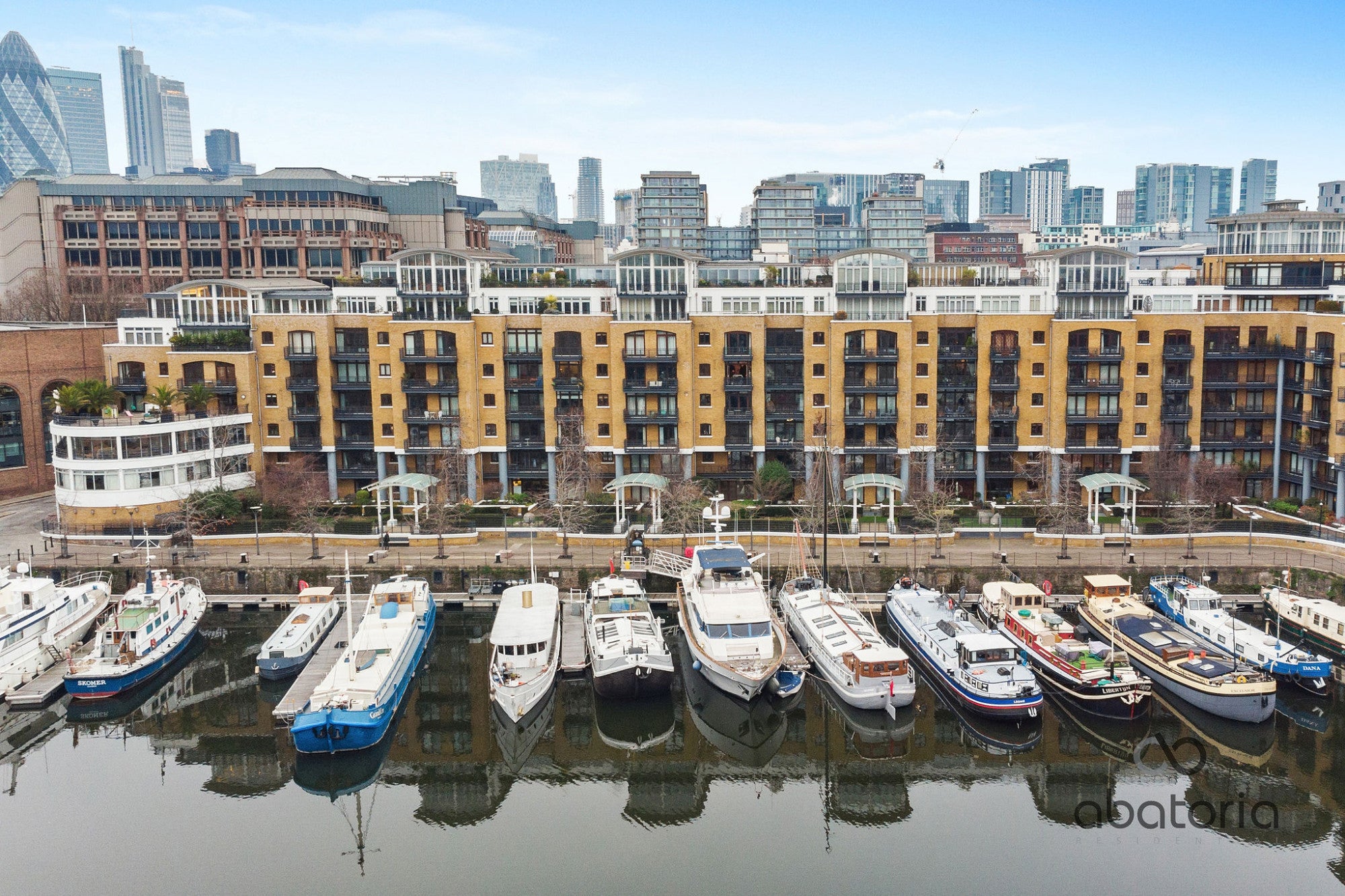 Flat Star Place in Greater London