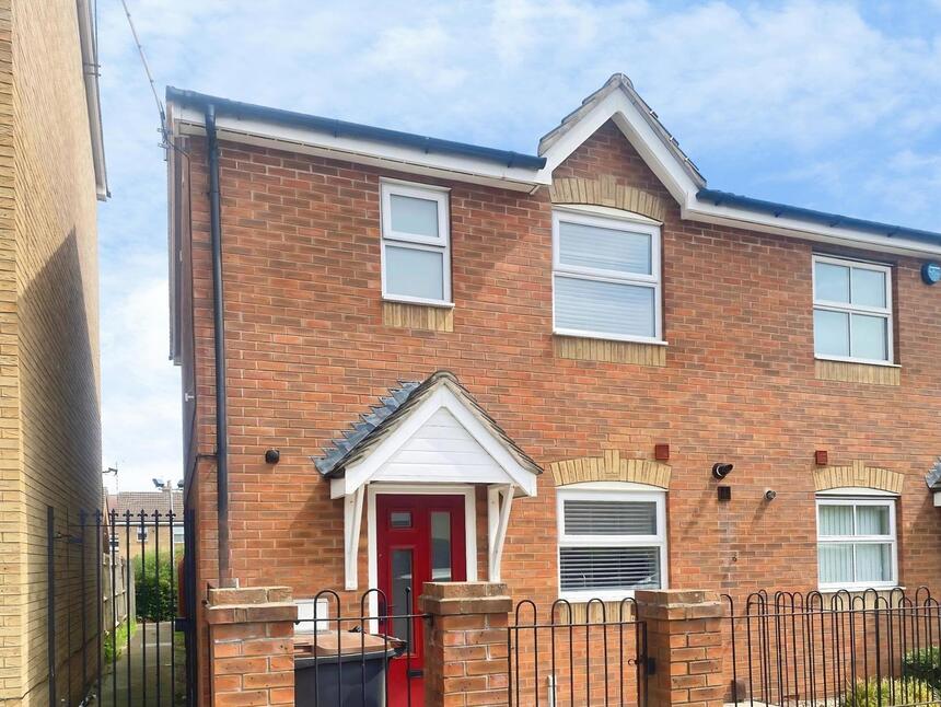 House Marlborough Road in Nuneaton and Bedworth