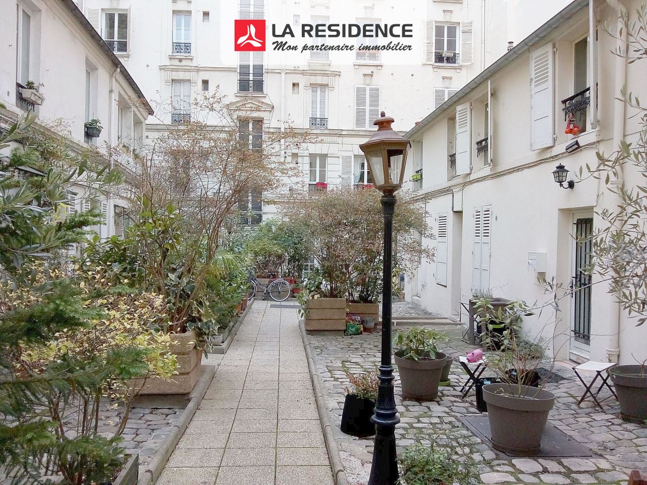 Flat Rue de Tocqueville in Paris