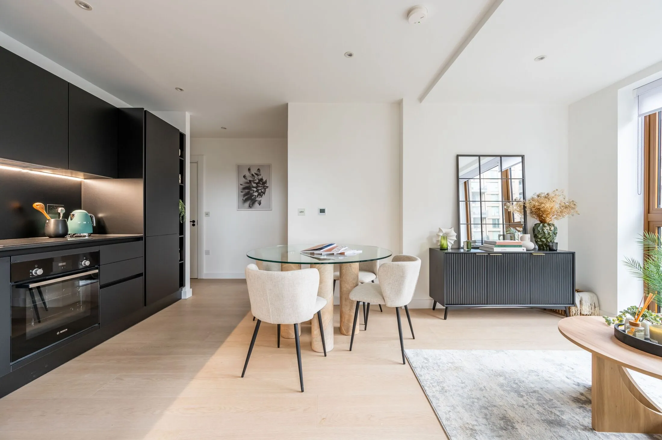 Flat Dod Street in Greater London