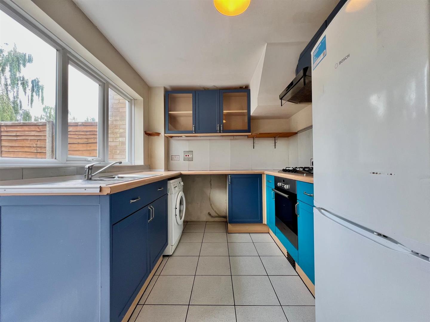 House Ratcliffe Close in Greater London