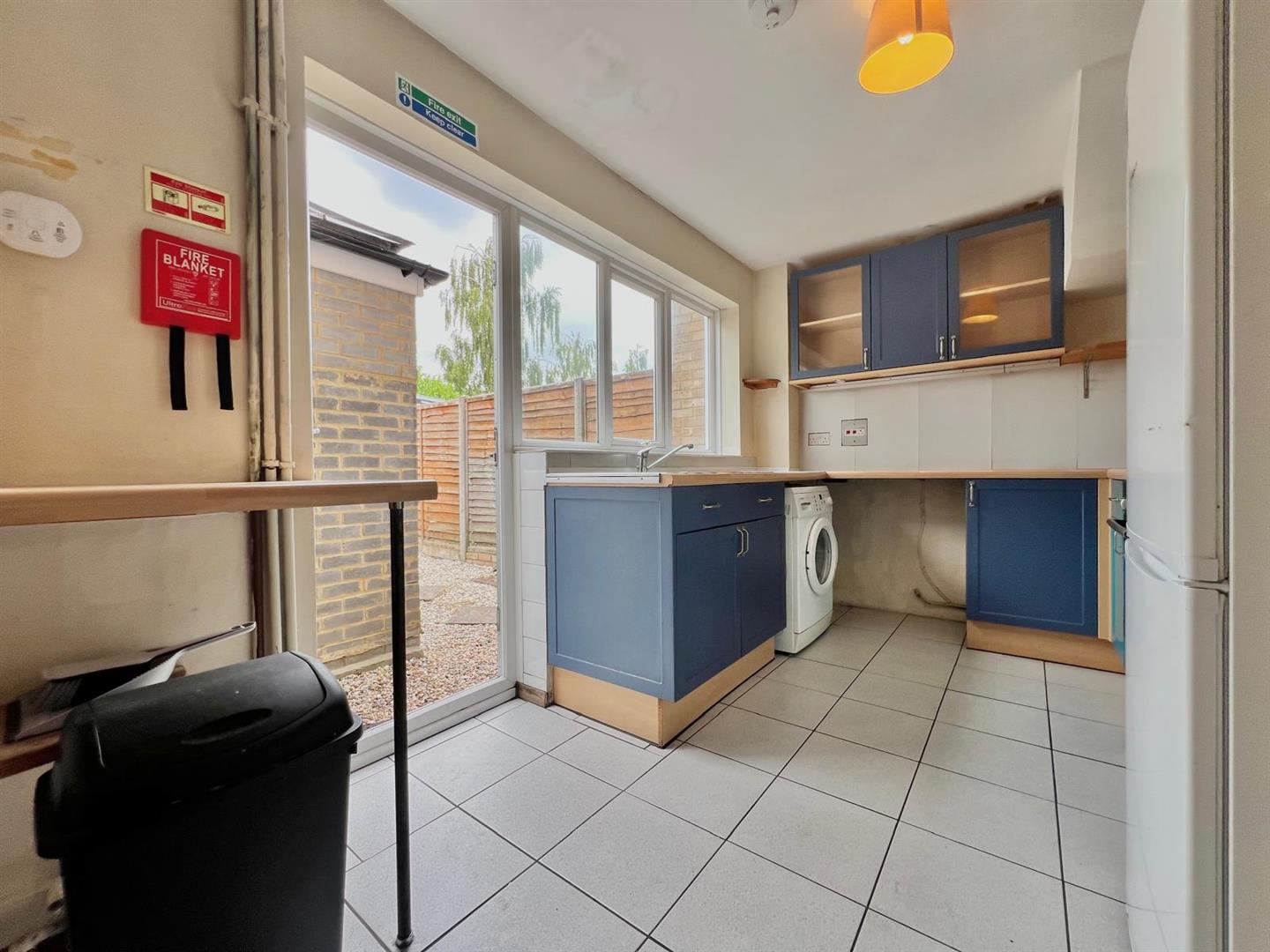 House Ratcliffe Close in Greater London