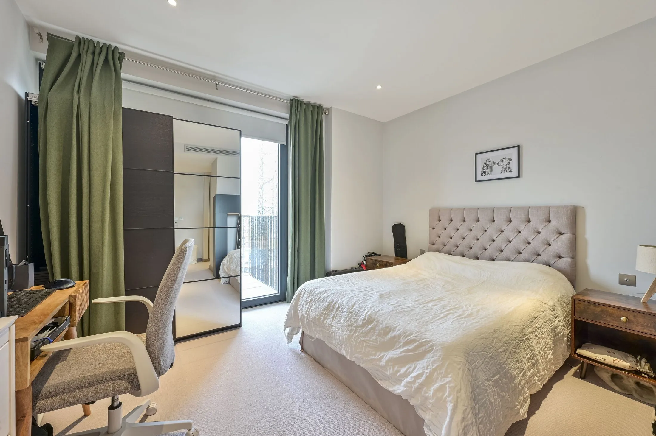 Flat Chivers Passage in Greater London