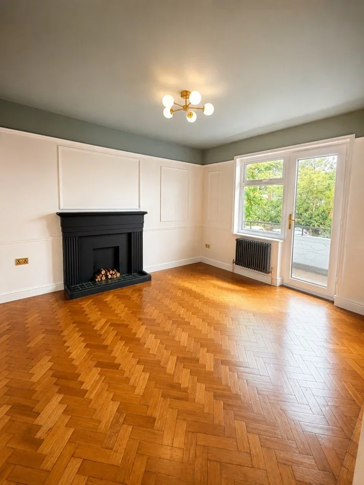Flat Grassmount in Greater London