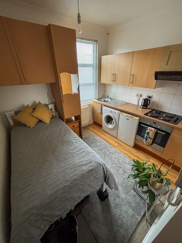 Flat Harringay Road in Greater London