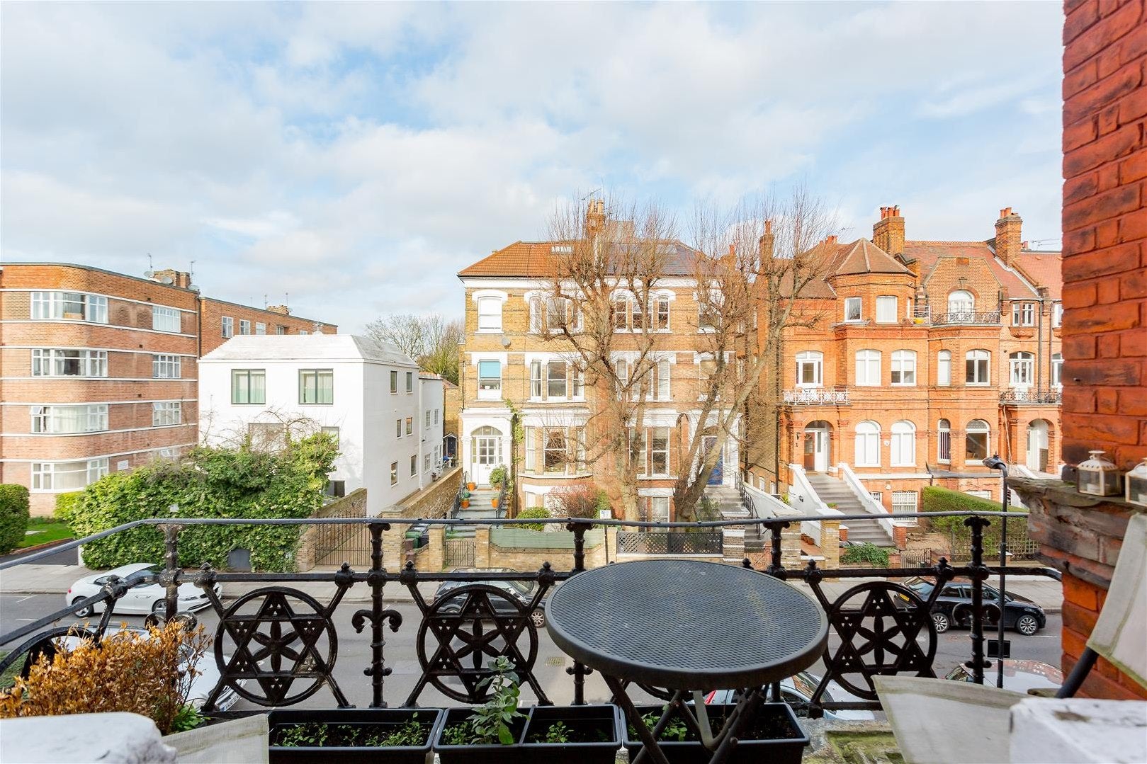 Flat Greencroft Gardens in Greater London