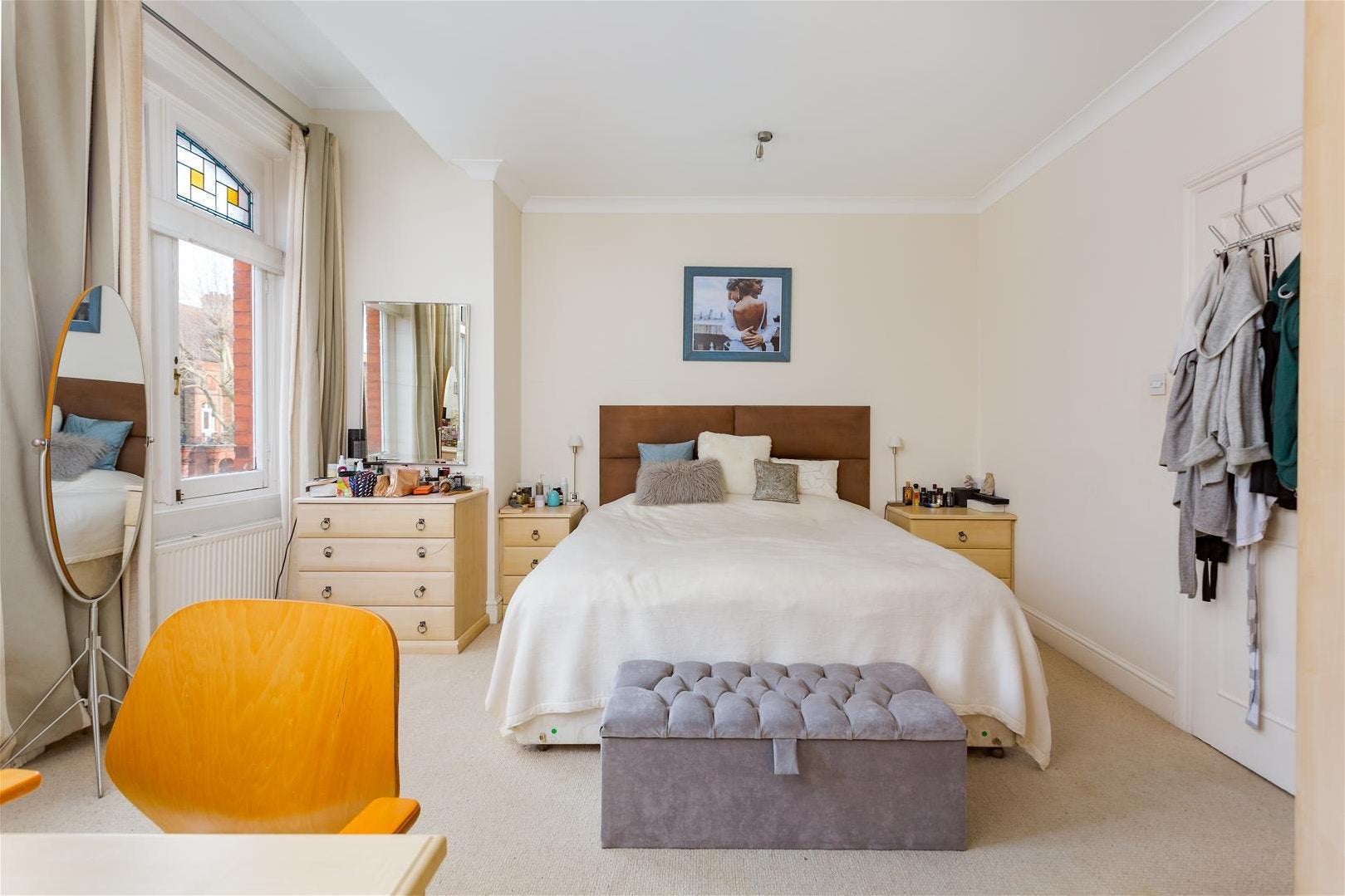 Flat Greencroft Gardens in Greater London