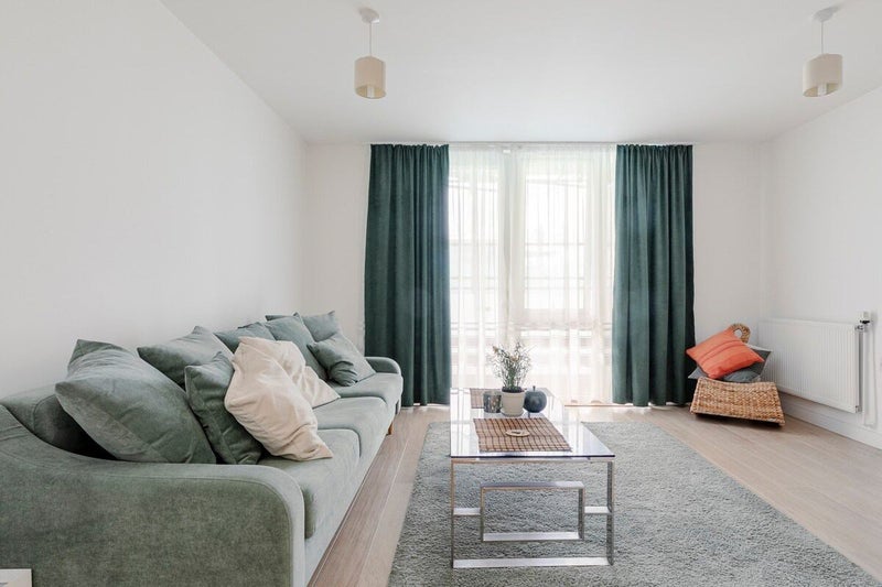 Flat Robsart Street in Greater London